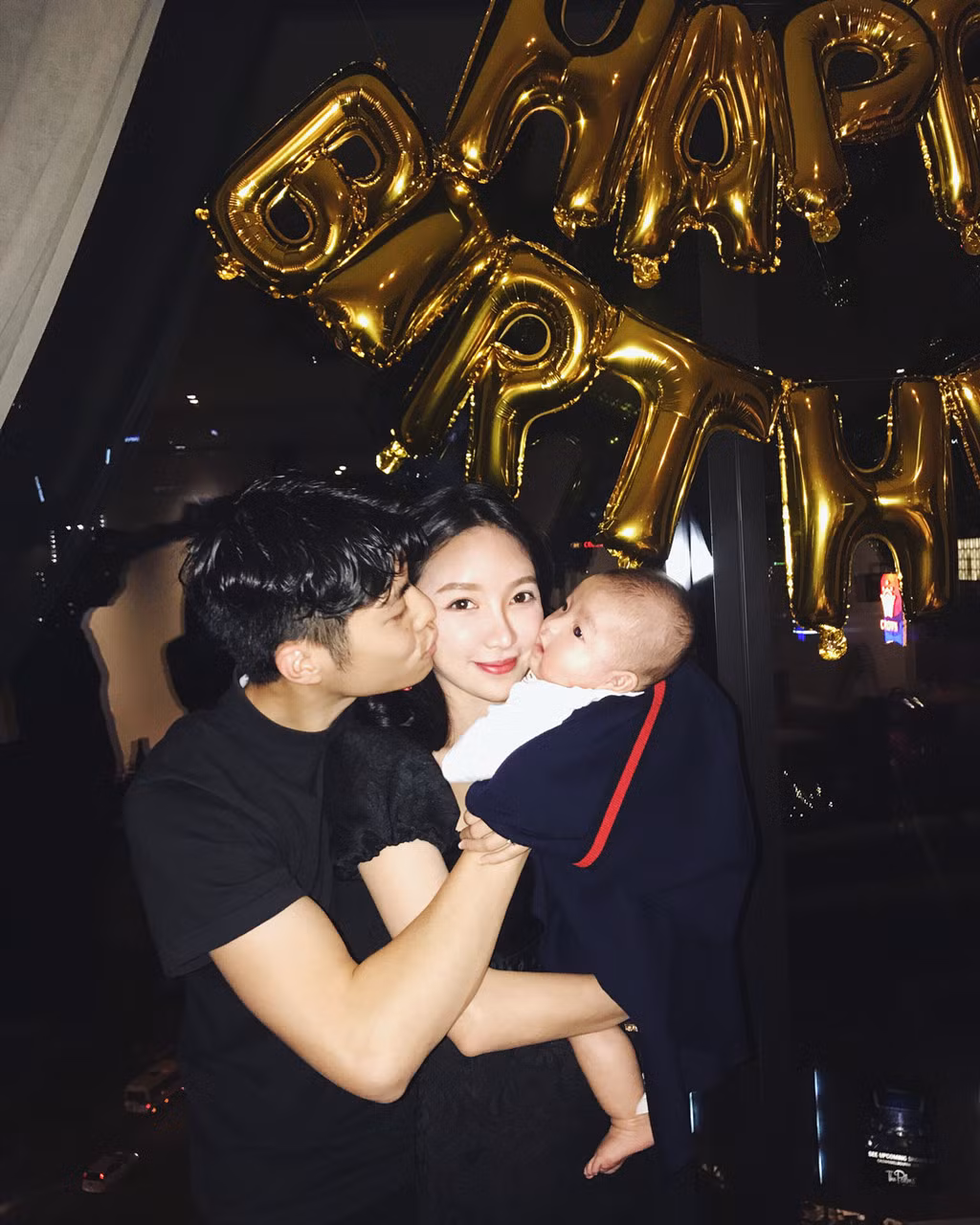 Sắp vượt ngưỡng 30 nhưng Di Vy Tịnh vẫn luôn trẻ đẹp và hạnh phúc bên gia đình nhỏ.