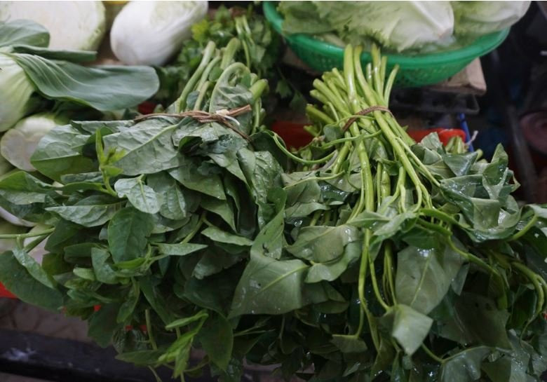 Sau tran mua lich su o Da Nang, rau xanh tang gia chong mat