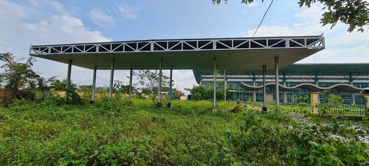 Da Nang: Can canh ben xe bo hoang dang duoc rao ban 48 ty