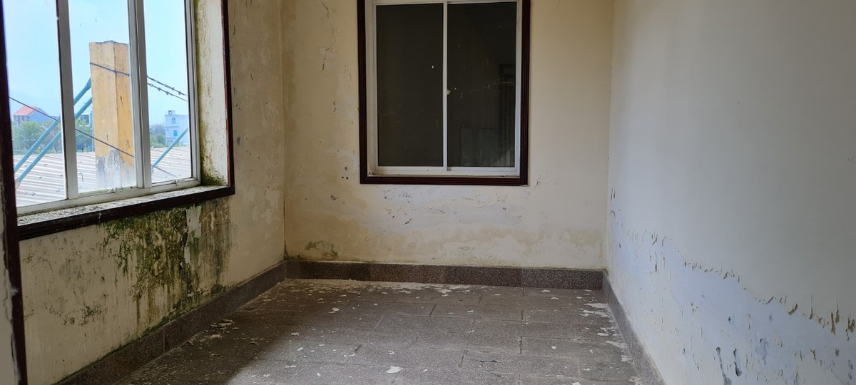 Cảnh hoang tàn nơi bến xe được đầu tư hàng trăm tỷ.