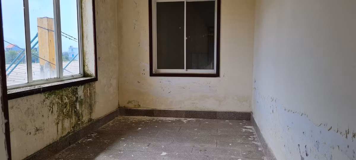 Cảnh hoang tàn nơi bến xe được đầu tư hàng trăm tỷ.