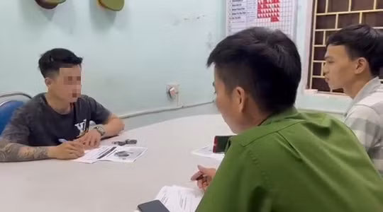 Tu Quang Tri vao Hue xin an, bi livestream tren facebook “bat coc tre em“-Hinh-3