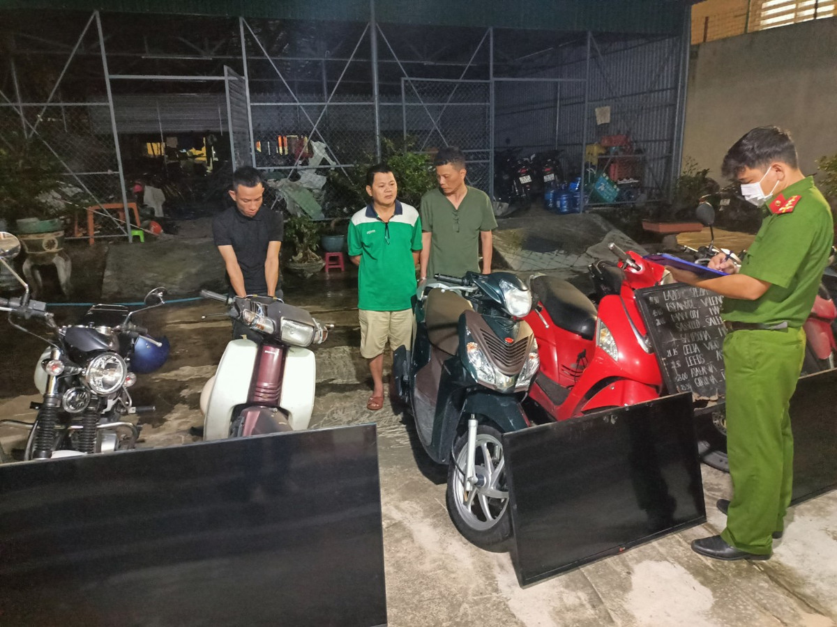 Quang Ngai: Tam giu doi tuong ca do bong da tai quan ca phe