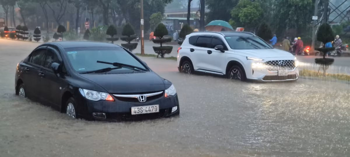 Nhiều xe chết máy, không khởi động được.