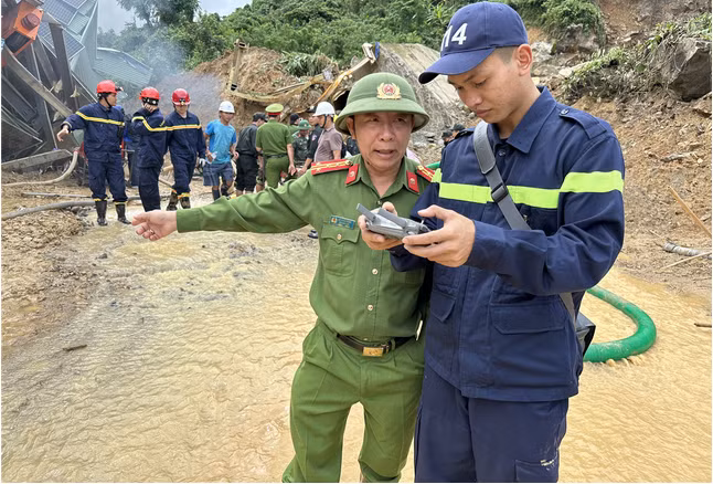 Lãnh đạo Công an tỉnh Quảng Ngãi trực tiếp chỉ đạo công tác tìm kiếm nạn nhân Nguyễn Nhật Nam.