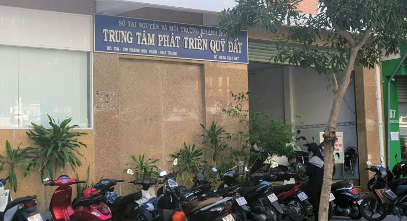 Khanh Hoa: Vi sao GD Trung tam Phat trien quy dat tinh bi cach chuc