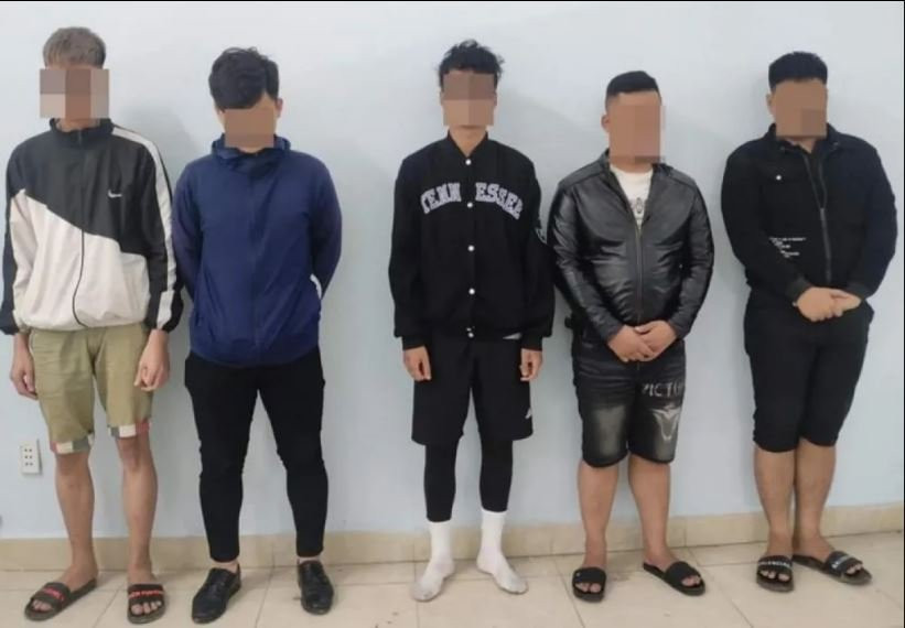 Da Nang: Nhom trom dien thoai trong sieu thi Dien May Xanh khai gi?