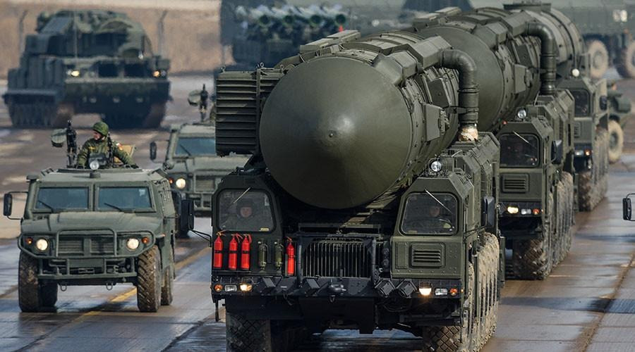 Tên lửa ICBM RS-24 Yars được thiết kế dựa trên tên lửa SS-29 Topol-M, có khả năng bắn trúng mục tiêu ở tầm bắn lên đến 11.000 km. Tên lửa được trang bị đầu đạn phân hướng (MIRV) với 3-6 với đầu đạn 300-500 kiloton, hoặc 6-9 đầu đạn 150 kiloton.