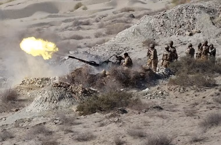 Hệ thống pháo phòng không Zu-23-2 nã đạn tới tấp.