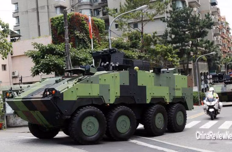 Theo công bố từ nhà sản xuất, CM-32 có thể chịu được đạn xuyên giáp cỡ nòng 7,62 mm trên toàn bộ thân xe, phần vòng cung phía trước chịu được đạn 12,7 mm.