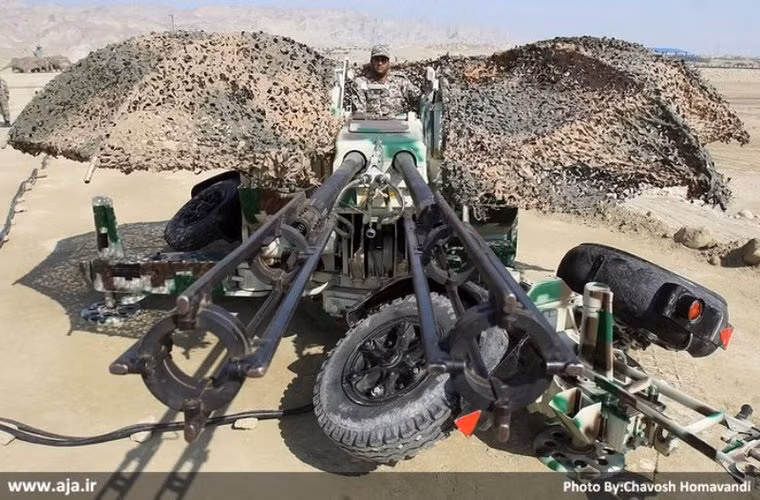 Ngoài ra còn có sự tham gia của một loạt vũ khí, khí tài lợi hại khác của quân đội Iran. Mục đích chính của cuộc tập trận này được cho là để tăng cường khả năng phòng thủ của Iran và trao truyền lại kinh nghiệm tác chiến cho thế hệ trẻ.