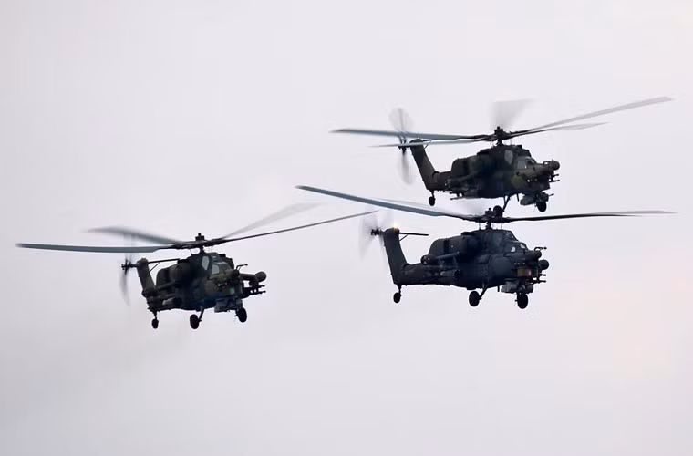 Họ đã thành lập một đội nhào lộn trên không mang tên Golden Eagles với nòng cốt là các trực thăng tấn công Mi-28N.