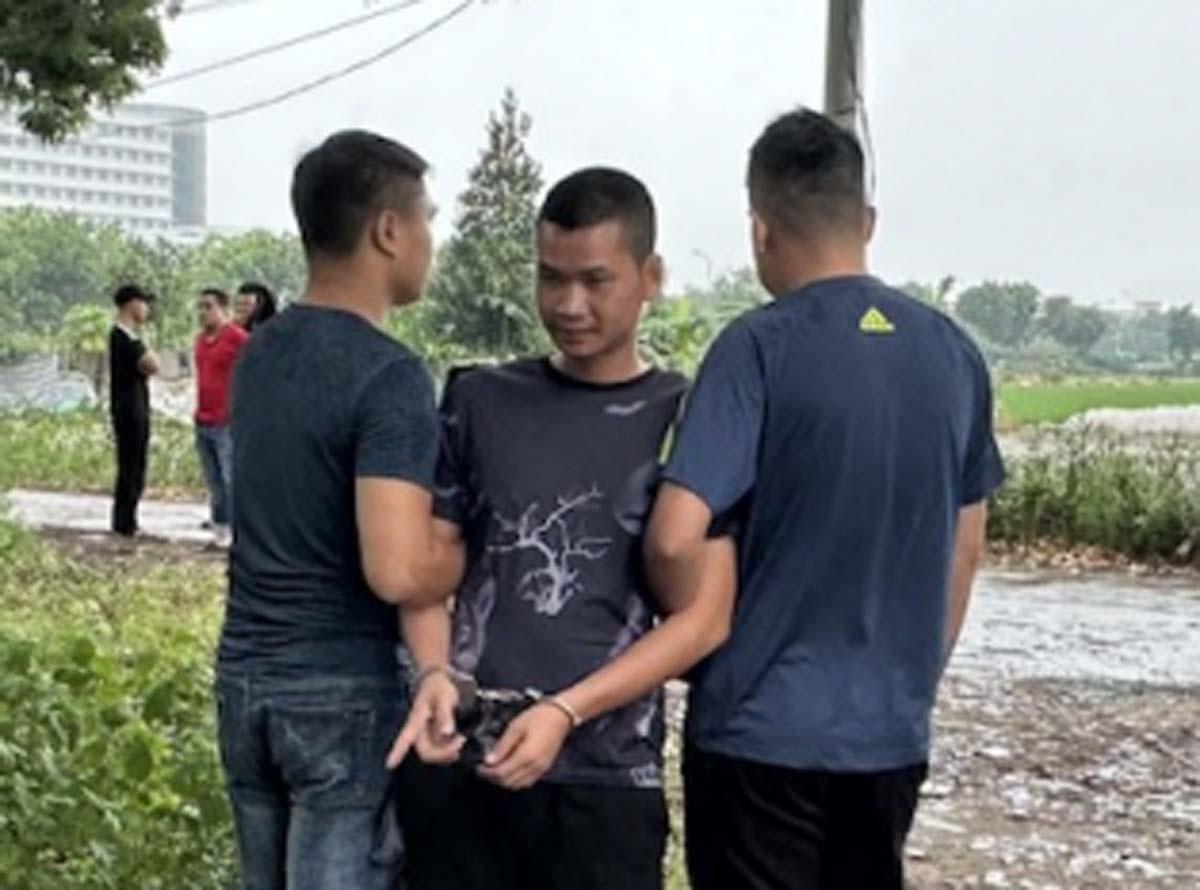 Với sự nỗ lực cao của các lực lượng phối hợp, đến 15h50 ngày 18/7, lực lượng công an đã xác định, bắt giữ đối tượng gây án là Lê Văn Công (SN 1990, trú tại thôn Nhuế, xã Kim Chung, huyện Đông Anh) khi đối tượng đang lẩn trốn tại nhà riêng. Công là đối tượng nghiện ma túy, có tiền sự đi cai nghiện bắt buộc. Tại CQĐT, Công khai, do không có nghề nghiệp ổn định, thường xuyên sử dụng ma túy, không có tiền chi tiêu nên nảy sinh ý định đi cướp tài sản của lái "xe ôm" công nghệ.