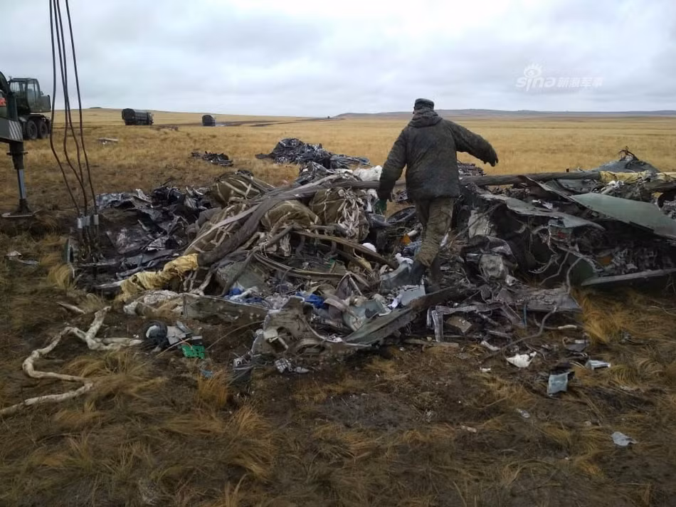 Hồi tuần trước, lực lượng đổ bộ đường không của Nga đã có một cuộc tập trận nhảy dù từ trên vận tải cơ với các xe chiến đấu bộ binh BMD-2. Nguồn ảnh: Sina.