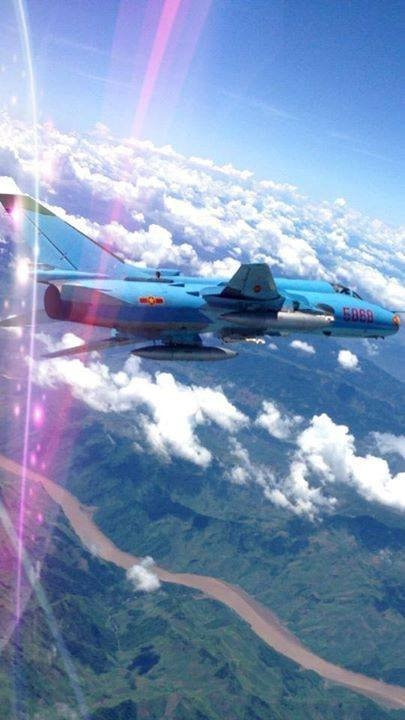 Su-22M4 là một tiêm kích - bom có thiết kế cánh rất độc đáo, đây hiện tại cũng là chiến đấu cơ "cánh cụp" duy nhất hiện đang phục vụ trong Không quân Việt Nam. Nguồn ảnh: TL.