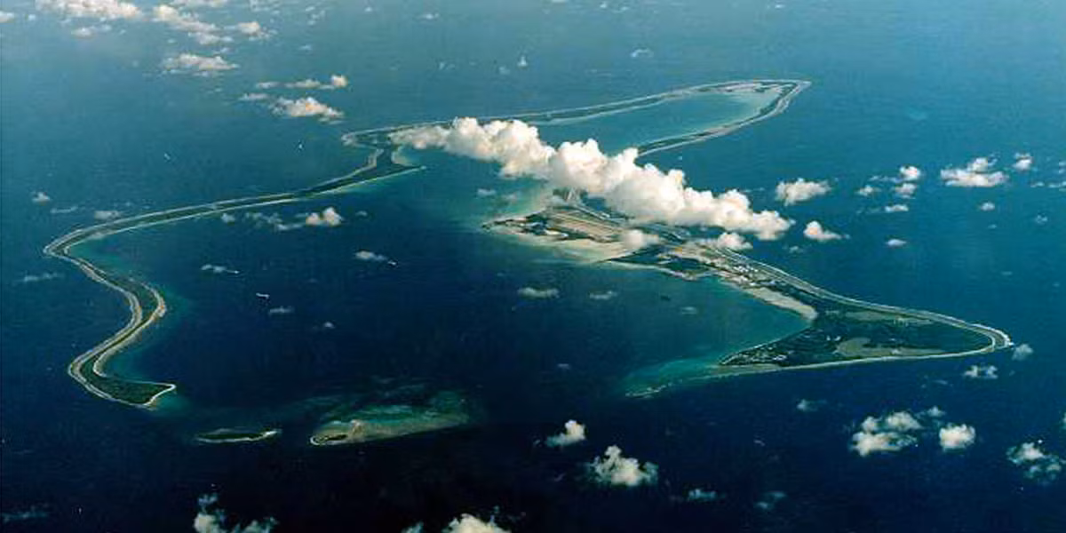 Mặc dù trên lý thuyết, Anh chỉ cho Mỹ thuê lại hòn đảo này nhưng tới nay sau hơn nửa thế kỷ, số phận của Diego Garcia vẫn là một ẩn số vì người Anh dường như không muốn đòi lại trong khi đó người Mỹ cũng có vẻ như không muốn... trả. Nguồn ảnh: BI.