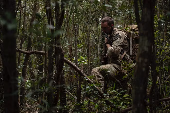 Trong Chiến tranh Việt Nam, người Mỹ luôn gặp phải rất nhiều khó khăn khi tác chiến trong rừng rậm, thậm chí trong nhiều cuộc giao tranh, binh lính Mỹ cơ động không hiểu ý nhau thậm chí đã quay ra bắn lẫn nhau khi quân giải phóng đã rút lui từ trước đó. Nguồn ảnh: FAS.