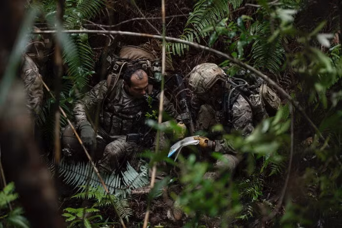 Ngoài ra, các kỹ năng như tìm nguồn nước, tìm thức ăn khi đi lạc trong rừng nhiệt đới cũng đặc biệt quan trọng với những người lính này. Nguồn ảnh: FAS.