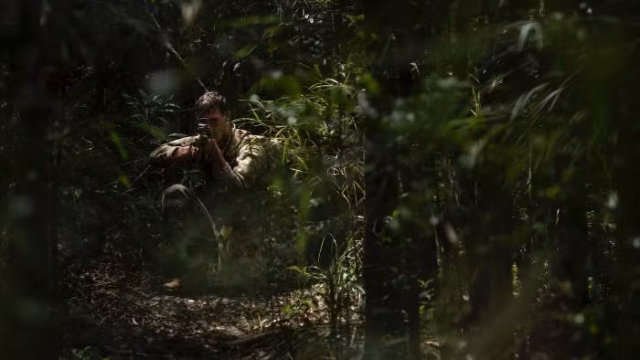 Mọi loại thực vật, động vật ở trong rừng rậm nhiệt đới đều rất khác lạ với binh lính Mỹ, nhiều loại động thực vật đặc thù chỉ có thể tìm thấy ở một vài khu rừng nhiệt đới trên thế giới có thể mang độc khiến người lính phải cực kỳ cẩn trọng khi di chuyển. Nguồn ảnh: FAS.