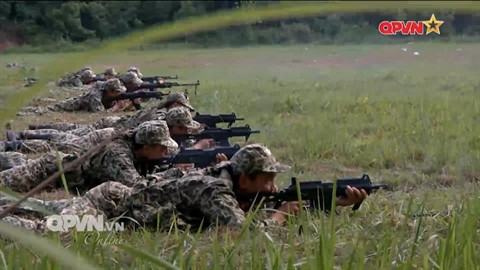 Trong các phiên bản súng Galil ACE thì phiên bản ACE 31 là phiên bản sử dụng cỡ đạn 7,62mm có trọng lượng nhẹ nhất - chỉ 3,05 kg khi không mang đạn. Đây cũng là phiên bản nhỏ gọn nhất với chiều dài tổng thể chỉ 650mm nhưng vẫn mang được cơ số đạn 30 viên. Nguồn ảnh: QPVN.