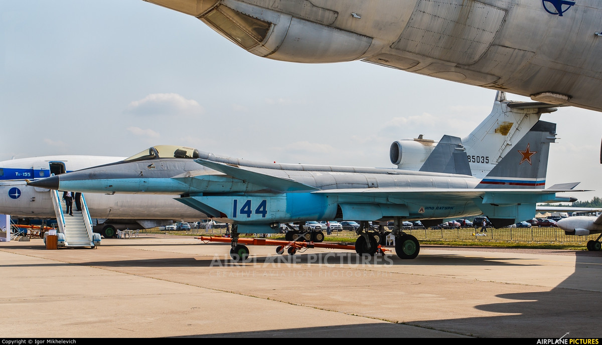 Nếu như sự xuất hiện của Su-47 tại MAKS-2019 năm nay đã là một ẩn số thì sự có mặt của Đề án 1.44 thậm chí còn khiến nhiều người... bất ngờ hơn. Không rõ là Nga mang MiG 1.44 tới MAKS-2019 chỉ để "khoe" hay có một ẩn ý nào khác đằng sau lần tái ngộ đầy bất ngờ này. Nguồn ảnh: Airplane.