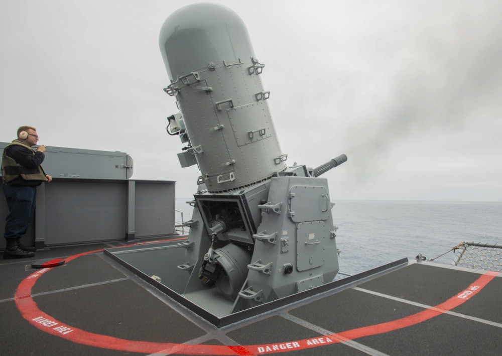 Về cơ bản, PHALANX có khả năng tiêu diệt mọi mục tiêu trong tầm bắn của nó, bao gồm từ tàu mặt nước, ngư lôi, máy bay phản lực, máy bay trực thăng, máy bay không người lái hay thậm chí là đạn pháo. Nguồn ảnh: USnavy.