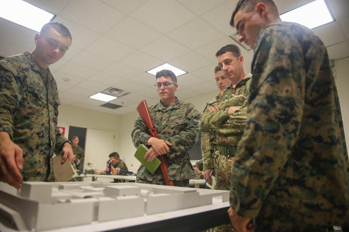 Mặc dù vậy, từ Chiến tranh Việt Nam tới nay, các phi vụ đột kích giải cứu con tin của Mỹ luôn gặp phải những vấn đề phát sinh cực kỳ "vô lý" dẫn đến việc cả chiến dịch bị thất bại. Nguồn ảnh: BI.