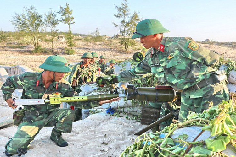 Thông số kỹ thuật của SPG-9T gần như được giữ nguyên bản với khẩu SPG-9 do Liên Xô sản xuất trước đây. Toàn bộ súng khi lắp theo giá 3 chân có trọng lượng 59,5 kg, chiều dài tổng cộng 2,11m; chiều rộng 99cm và chiều cao 88cm. Nguồn ảnh: QDND.