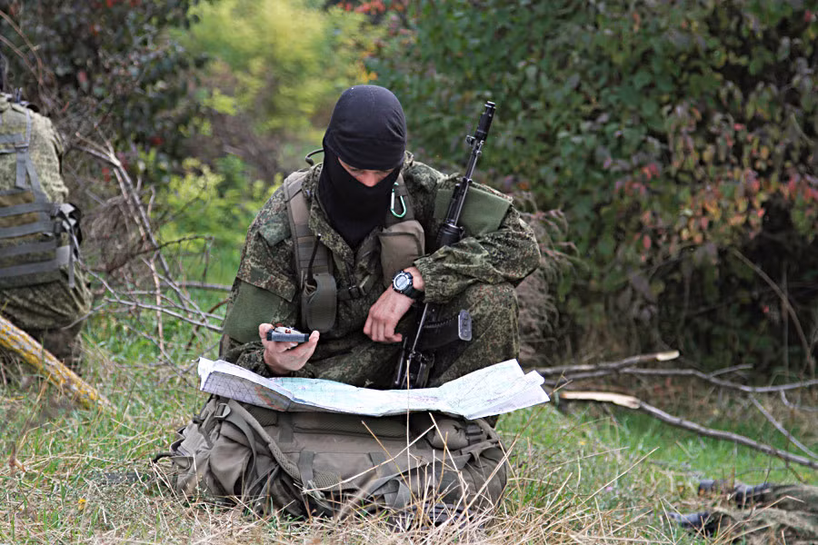 Do tuân thủ chặt chẽ các quy tắc bảo mật và nhất quyết hy sinh đến cùng chứ không chịu làm tù binh, người Mỹ không thể tìm ra được quốc tịch của những người lính tham gia cuộc đột kích này, ngay cả khi có ba người trong số họ tử nạn và phải nằm lại căn cứ Flying John. Ảnh minh họa - Nguồn ảnh: Rumil.