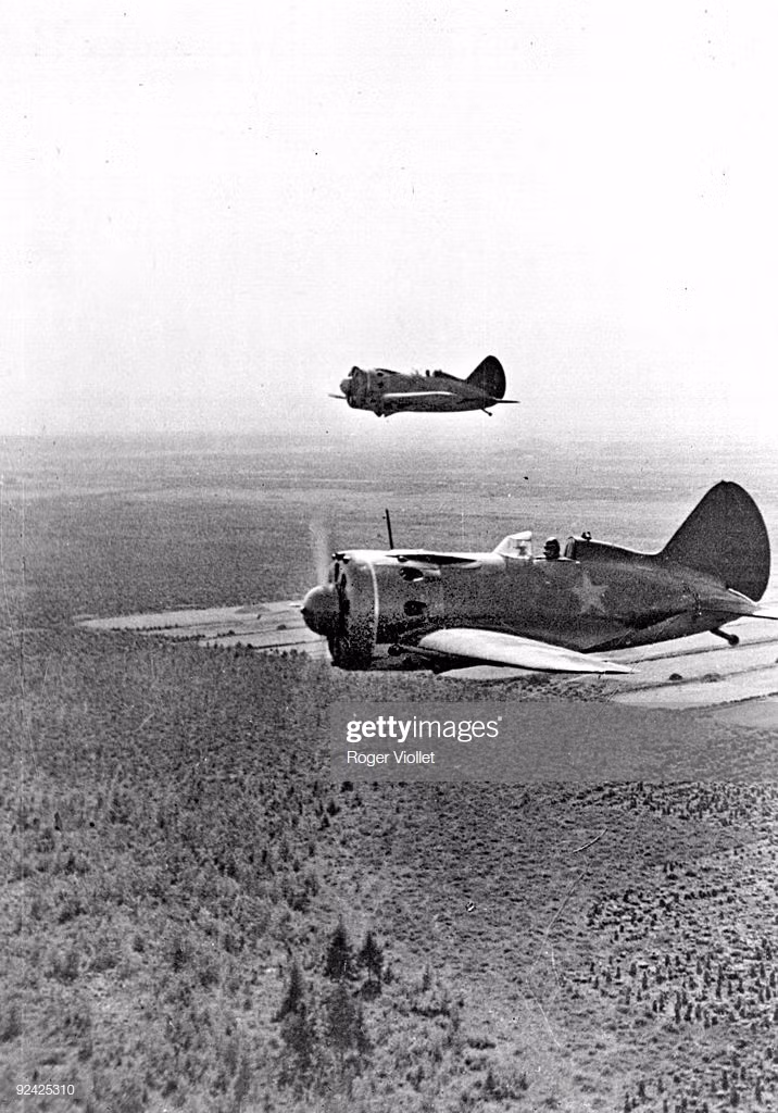 Do vậy, số lượng tối đa chiến đấu cơ địch mà các phi công Ace của Liên Xô đạt được là khá ít ỏi nếu so với những đối phương của họ ở phe Phát xít - nơi mà học thuyết trú trọng vào việc sử dụng Ace trong thực chiến thay vì đưa về để giảng dậy. Nguồn ảnh: Thearchive.