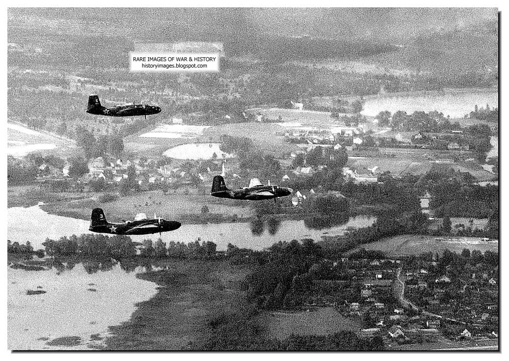 Gây sửng sốt nhất có lẽ là phi công Dmitry Glinka - người được coi là "kẻ ngông cuồng trên không" khi ông luôn tách đội hình và tự mình tiêu diệt 50 máy bay đối phương. Nguồn ảnh: Thearchive.