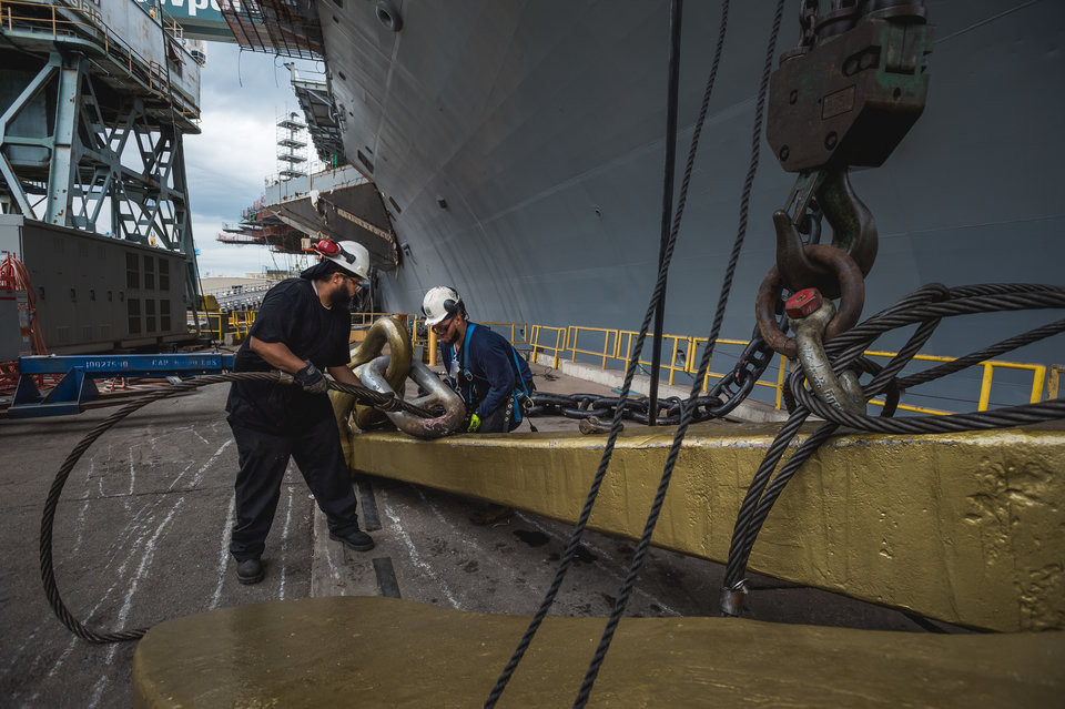 Do là tàu sân bay hạt nhân đầu tiên trong lịch sử, tới nay USS Enterprise vẫn được hải quân Mỹ giữ lại và sử dụng làm nơi thăm quan cho khách du lịch. Nguồn ảnh: BI.