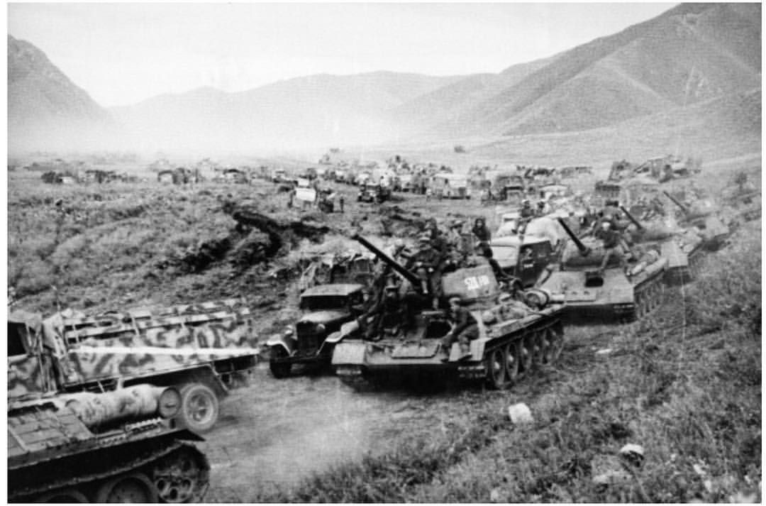 Tất nhiên, với danh nghĩa "trận đánh cuối cùng", Liên Xô đã tung vào trận đánh lịch sử này 1,5 triệu quân cùng 28.000 khẩu pháo, 5000 xe tăng và 3700 máy bay. Ngày 9/8, Liên Xô tấn công tổng lực từ mọi hướng vào Mãn Châu, quân đội Nhật tan hàng nhanh chóng, tới ngày 22/8, Chiến tranh Thế giới thứ hai chính thức kết thúc. Nguồn ảnh: BI.