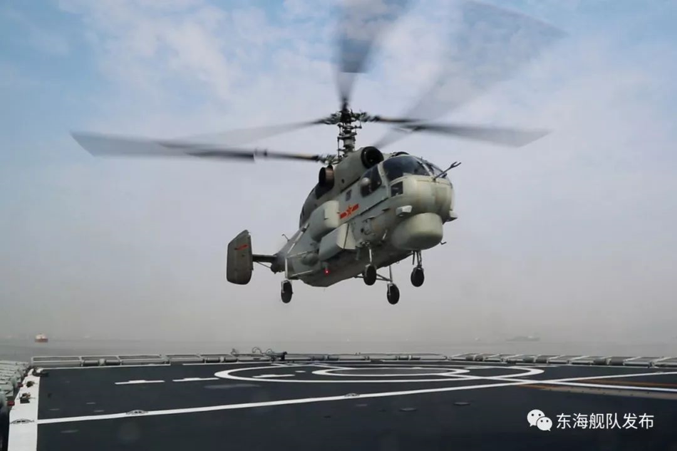 Điểu ưu việt của thiết kế này đó là rút ngắn được chiều dài của trực thăng, cho phép nó cất - hạ cánh một cách đơn giản hơn ở những khu vực chật hẹp như bãi đỗ trực thăng trên sàn tàu chiến. Nguồn ảnh: Sina.