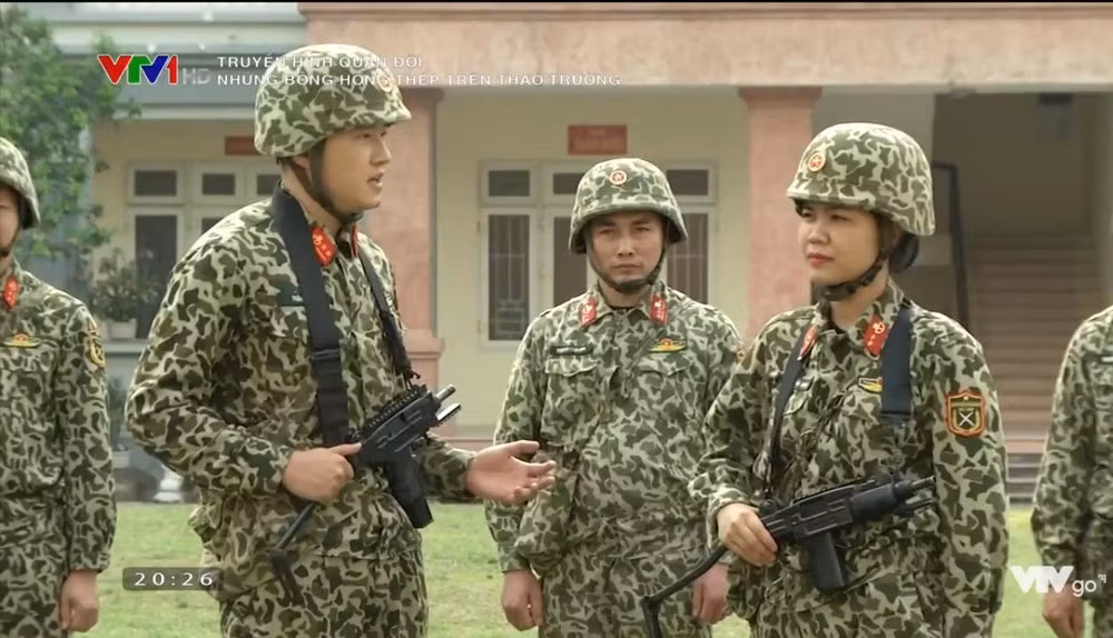 Tốc độ bắn của hai loại tiểu liên này là cực nhanh, phù hợp để sử dụng cho các nhiệm vụ càn quét trong các không gian hẹp như trong các căn hộ, chung cư hoặc biệt thự. Nguồn ảnh: VTV.