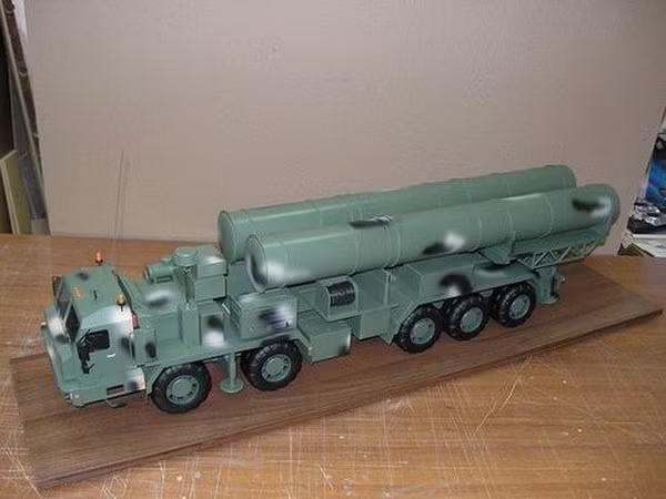 Nga đã từng tuyên bố sẽ bắt đầu sản xuất hàng loạt các tổ hợp tên lửa S-500 Prometheus trong năm 2019 này. Thậm chí hồi tháng 7 vừa qua, Phó Thủ tướng Nga ông Yuri Borisov còn tuyên bố các dây chuyền lắp ráp S-500 của nước này đã đi vào hoạt động. Nguồn ảnh: Livejournal.