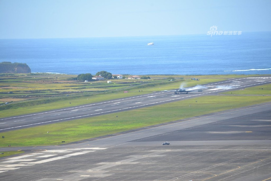 Các máy bay ném bom chiến lược B-2 Spirit của Không quân Mỹ vừa có cuộc hành trình bay từ một căn cứ sân bay quân sự của Anh tới Tây Ban Nha hồi cuối tuần trước. Nguồn ảnh: Sina.