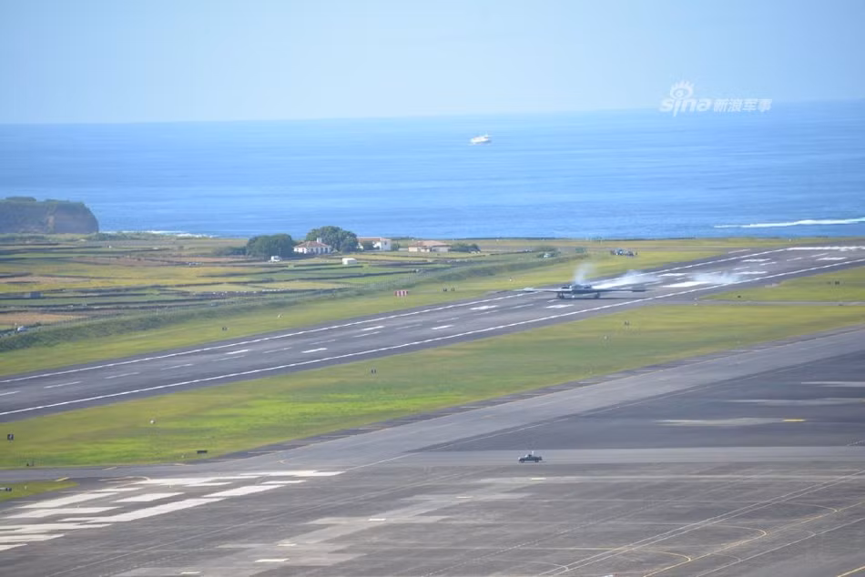 Các máy bay ném bom chiến lược B-2 Spirit của Không quân Mỹ vừa có cuộc hành trình bay từ một căn cứ sân bay quân sự của Anh tới Tây Ban Nha hồi cuối tuần trước. Nguồn ảnh: Sina.