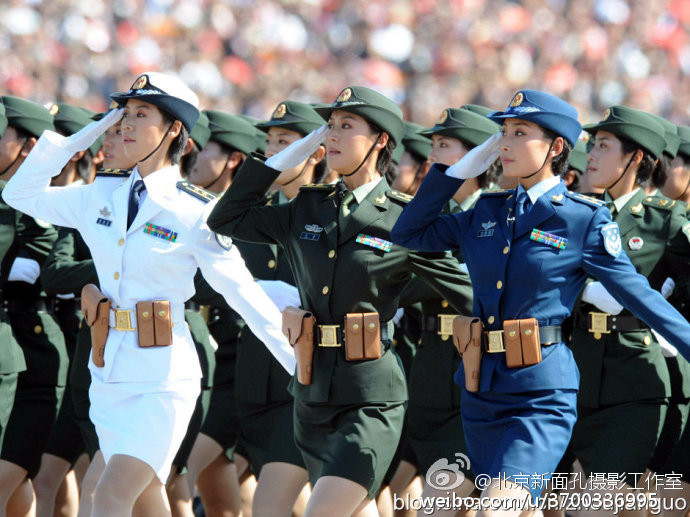 Tuy nhiên sự nghiệp người mẫu nội y của cô đã kết thúc một cách chóng vánh khi Môn Giai Tuệ gia nhập quân ngũ ngay sau đó. Nguồn ảnh: Weibo.