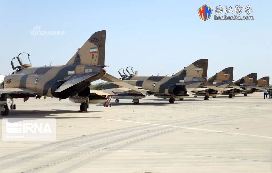 Đó là loại chiến đấu cơ F-4 Phantom II do Mỹ sản xuất. Các phiên bản F-4 hiện đang được Không quân Hồi giáo Iran sử dụng bao gồm F-4D/E và RF-4E. Nguồn ảnh: IRNA.