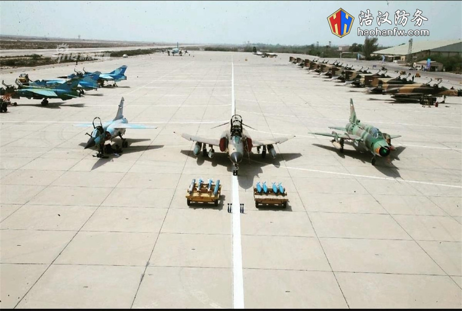 Một trong những loại chiến đấu cơ đa năng tới nay vẫn được không quân Iran sử dụng với số lượng cực lớn cũng chính là loại chiến đấu cơ từng "rụng như sung" trong Chiến tranh Việt Nam: F-4 . Nguồn ảnh: IRNA.