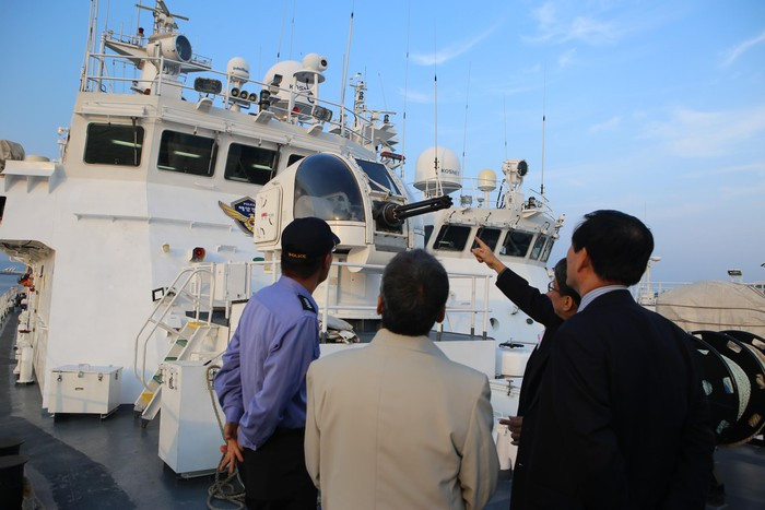 Đây là loại pháo M61 Vulcan do Mỹ chế tạo từ năm 1959 nhưng đã được Hàn Quốc cải biên lại, biến nó thành khoang kín có bọc thép với một người điều khiển ngồi bên trong. Nguồn ảnh: Chosul.