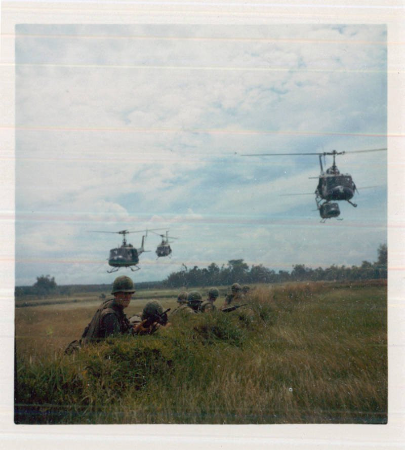 Trực thăng Mỹ với chiến thuật trực thăng vận trong Chiến tranh Việt Nam - cuộc chiến tranh đầu tiên quân đội Mỹ sử dụng trực thăng với số lượng lớn. Nguồn ảnh: Nationalarchive.