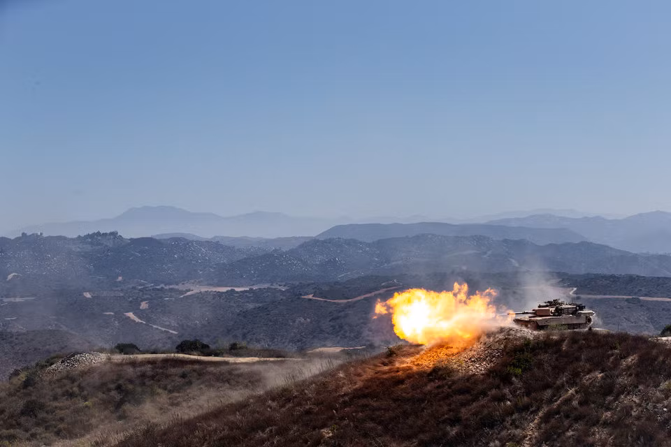 Ngoài phần thi bắn, cuộc thi đấu còn có một phần khá đặc biệt đó là nhận diện phương tiện qua ảnh nhiệt trên xe tăng. Các phương tiện được đưa ra cho kíp lái phân biệt và nhận diện bao gồm cả các phương tiện của Mỹ và Nga. Nguồn ảnh: US Marine Corps.