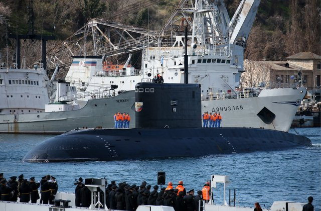 Mới đây, việc Mỹ rút khỏi hiệp ước lực lượng hạt nhân tầm trung INF kéo theo việc Nga cũng từ bỏ hiệp ước này càng làm "số phận" của NATO trở nên éo le hơn khi giờ đây, các quốc gia thuộc NATO dù không đủ năng lực hạt nhân cũng như chi phí để chạy đua với Nga nhưng càng không muốn Mỹ can thiệp quá nhiều vào châu Âu. Nguồn ảnh: QQ.