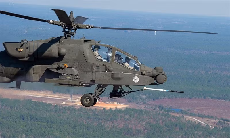 JAGM sẽ được trang bị trên các máy bay phản lực, trực thăng và UAV các loại đang được Mỹ sử dụng, có thể cải tiến để trang bị cho Lục quân, Không quân và Hải quân cũng như Thủy quân lục chiến. Đại tá David Warnick cho rằng, với tính năng tối tân của JAGM, đặc biệt là kiểu đánh đột nóc, tên lửa này đủ sức đối phó với mọi loại tăng tối tân nhất hiện nay, kể cả tăng T-14 Armata của Nga.