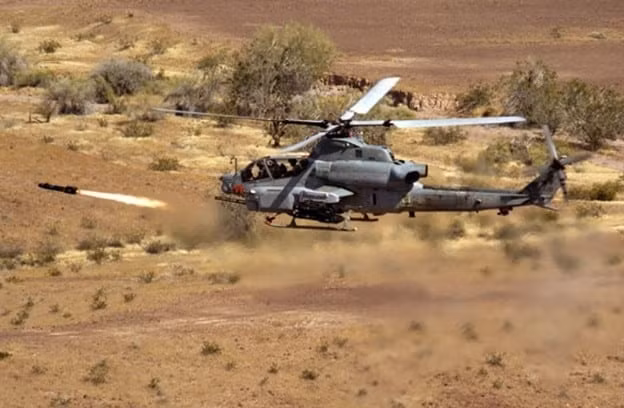 Theo Đại tá Thủy quân lục chiến Mỹ, David Warnick, tên lửa JAGM do Lockheed Martin phát triển để thay thế tên lửa Hellfire hiện đang có trong trang bị. Ngoài ra, tên lửa này còn thay thế cả TOW và cả các tên lửa không đối đất AGM-65 Maverick.