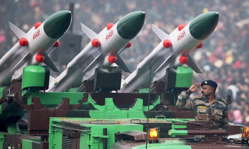 Theo ước tính, toàn bộ chương trình nghiên cứu và phát triển tên lửa Akash của Ấn Độ có giá lên tới 1000 Crore tương đương với khoảng từ 150 cho tới 200 triệu USD - thấp hơn từ 8 tới 10 lần so với chi phí nghiên cứu, phát triển một tổ hợp tương tự của phía Nga hoặc Mỹ. Nguồn ảnh: IndiaAA.