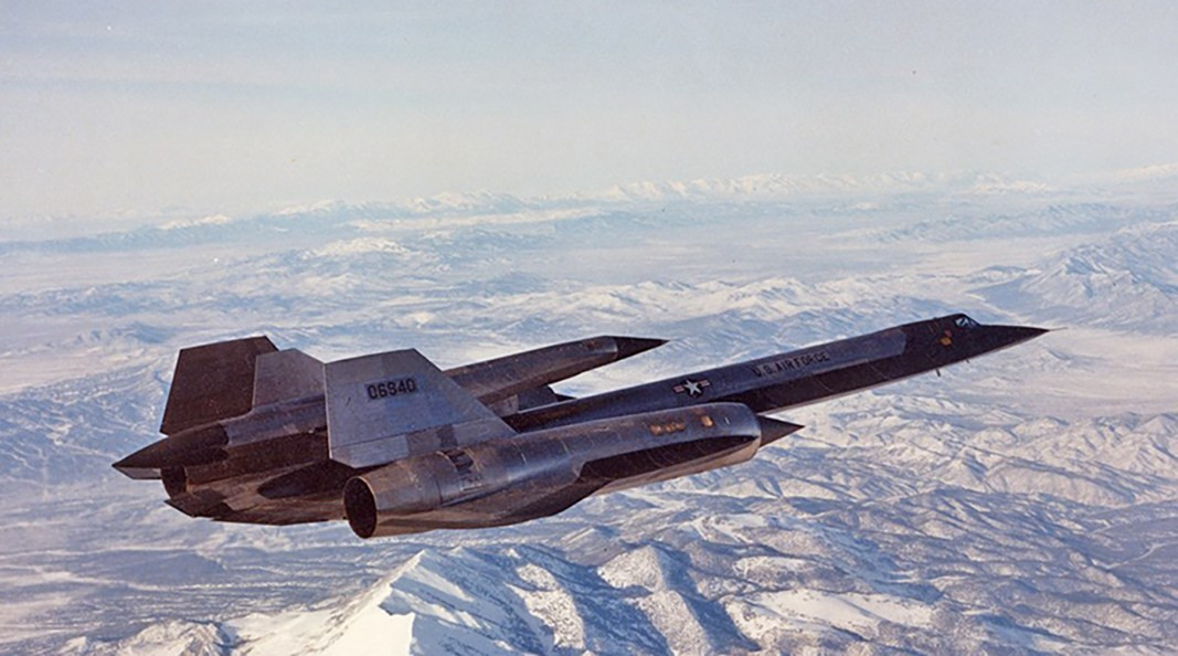 Khi được triển khai từ máy bay do thám, D-21 sẽ đơn giản được thả ra từ trên không trong khi đó khi được triển khai từ máy bay ném bom B-52, D-21B sẽ được gắn thêm một tên lửa đẩy để nó đạt được tốc độ siêu âm. Nguồn ảnh: USAF.