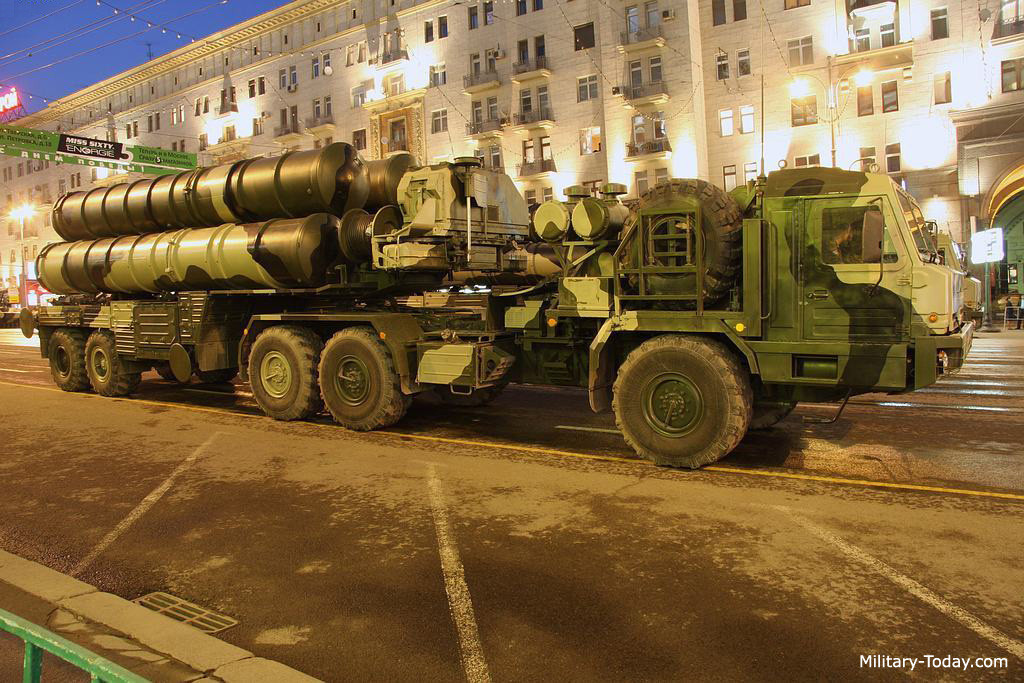 Trước đó, Mỹ cũng từng muốn tác động tới Ấn Độ để nước này không đặt bút ký vào thoả thuận mua vũ khí từ Nga. Tuy nhiên do Ấn Độ cùng Việt Nam là hai nước được Mỹ miễn trừ quyền áp lệnh trừng phạt khi mua vũ khí Nga, việc tác động của Washington cũng không ảnh hưởng tới quyết định cuối cùng của Ấn Độ. Nguồn ảnh: Military.